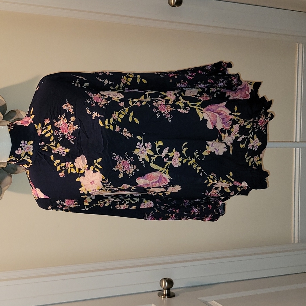 Free People Tate Tunic in midnight Combo. Size pockets. Open back. Size S - Picture 2 of 8